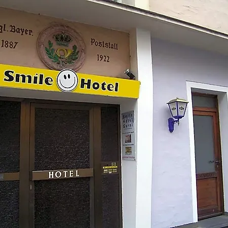 Hotel Smile *